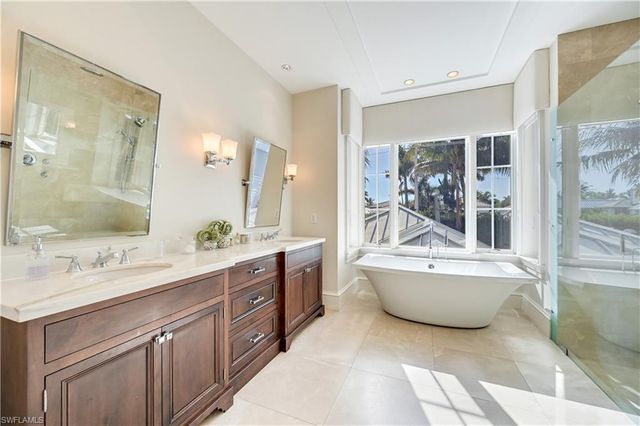 42 6th ST S, Naples, FL 34102