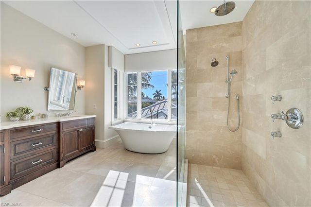 42 6th ST S, Naples, FL 34102