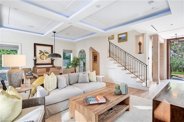 42 6th ST S, Naples, FL 34102