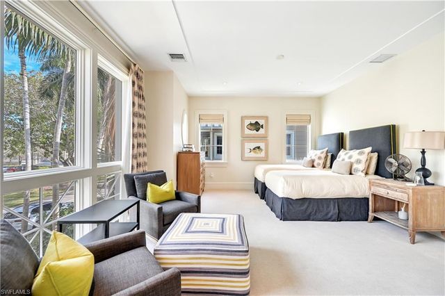 42 6th ST S, Naples, FL 34102