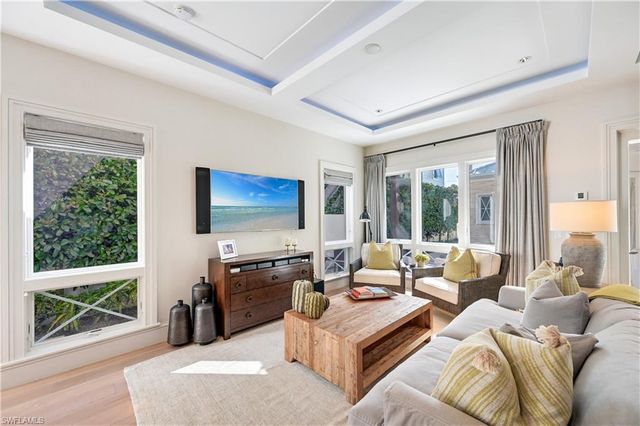 42 6th ST S, Naples, FL 34102