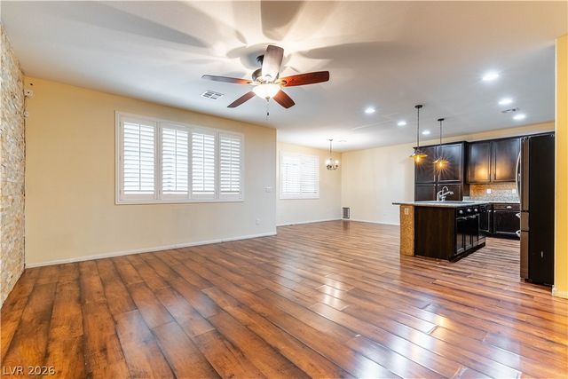 7741 Donner Peak Street, Las Vegas, NV 89166