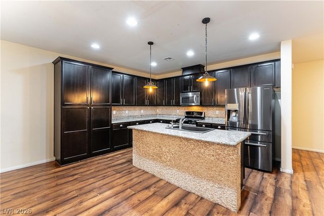 7741 Donner Peak Street, Las Vegas, NV 89166