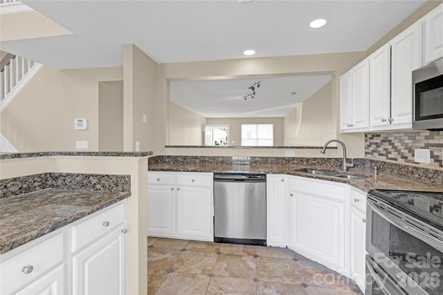 8772 Robinson Forest Drive, Charlotte, NC 28277