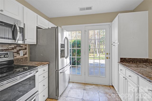 8772 Robinson Forest Drive, Charlotte, NC 28277