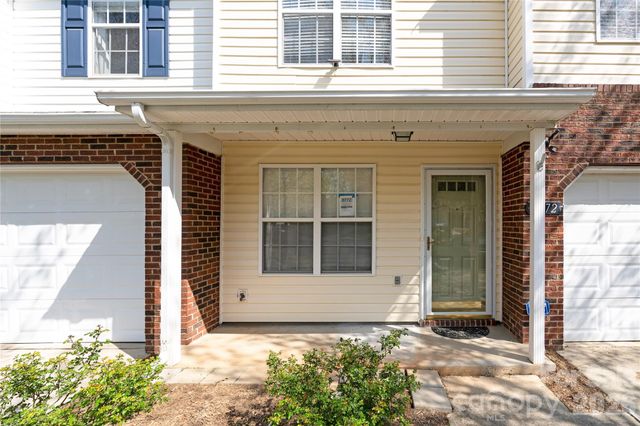 8772 Robinson Forest Drive, Charlotte, NC 28277