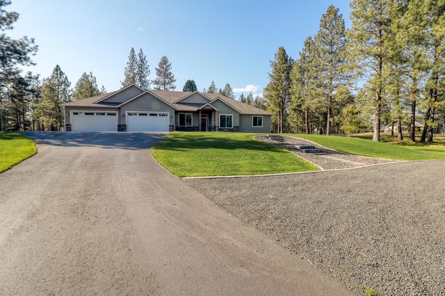 3319 E Elena Ln, Chattaroy, WA 99003