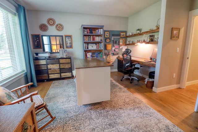 3319 E Elena Ln, Chattaroy, WA 99003