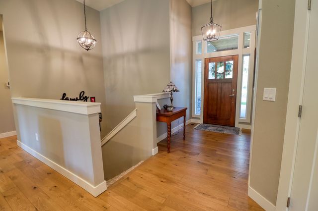 3319 E Elena Ln, Chattaroy, WA 99003