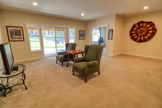 3319 E Elena Ln, Chattaroy, WA 99003