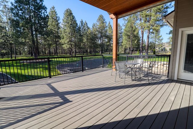 3319 E Elena Ln, Chattaroy, WA 99003