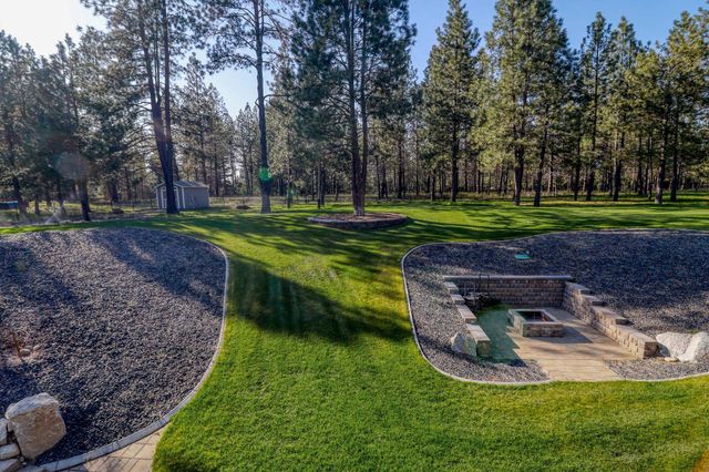 3319 E Elena Ln, Chattaroy, WA 99003