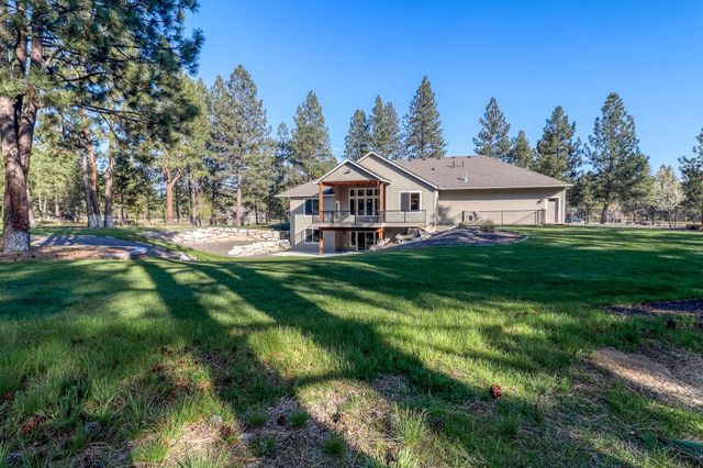 3319 E Elena Ln, Chattaroy, WA 99003