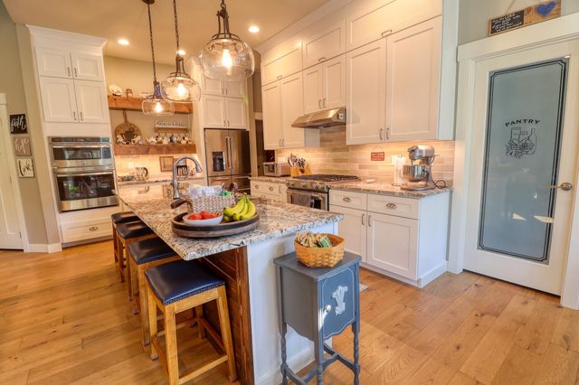 3319 E Elena Ln, Chattaroy, WA 99003