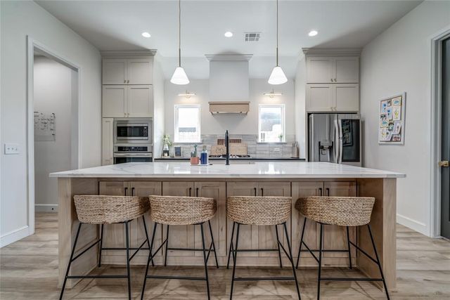 9300 NW 84th Terrace, Yukon, OK 73099