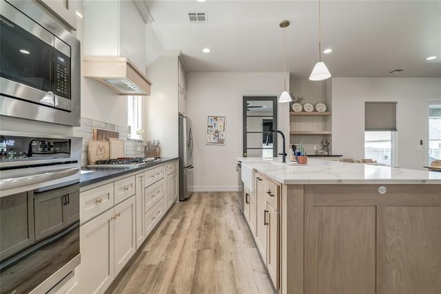 9300 NW 84th Terrace, Yukon, OK 73099