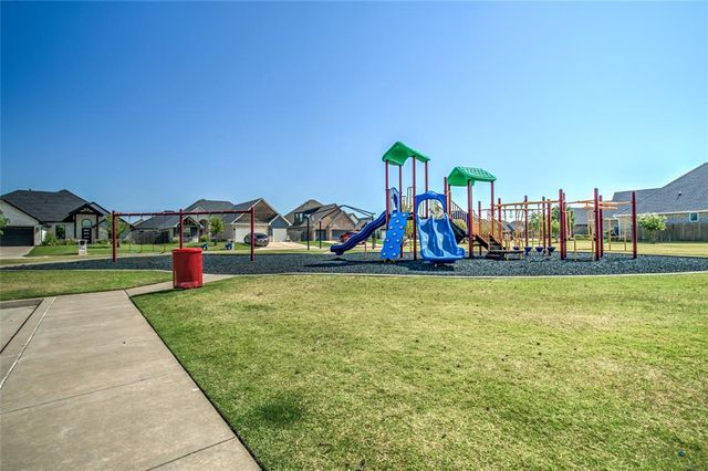 9300 NW 84th Terrace, Yukon, OK 73099