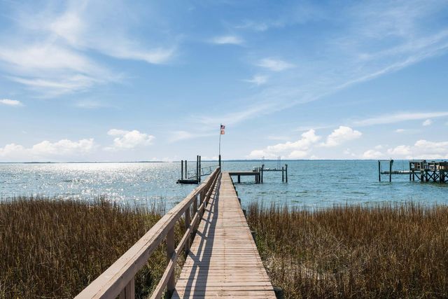370 Schweers Lane, Mount Pleasant, SC 29464