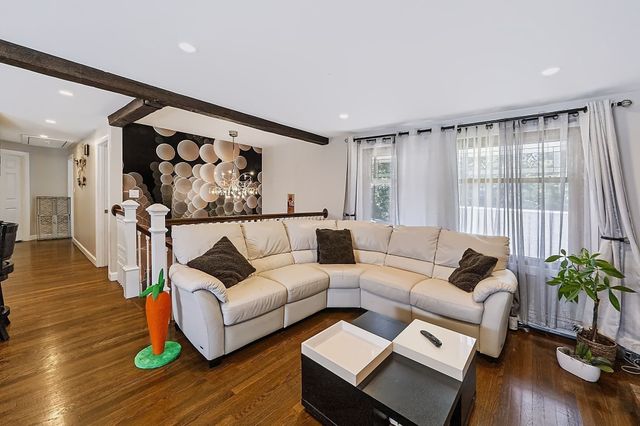 84 Lincoln St, West Bridgewater, MA 02379
