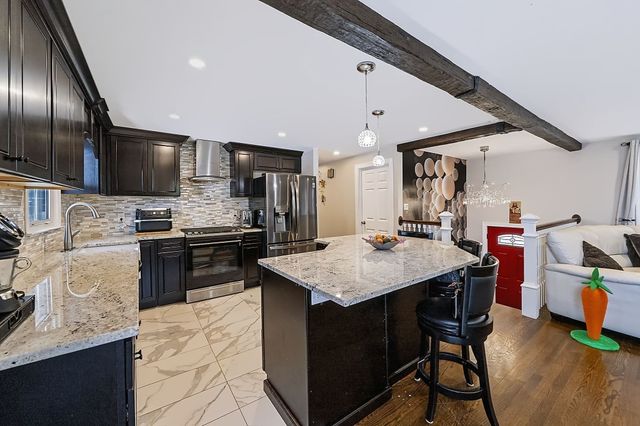84 Lincoln St, West Bridgewater, MA 02379