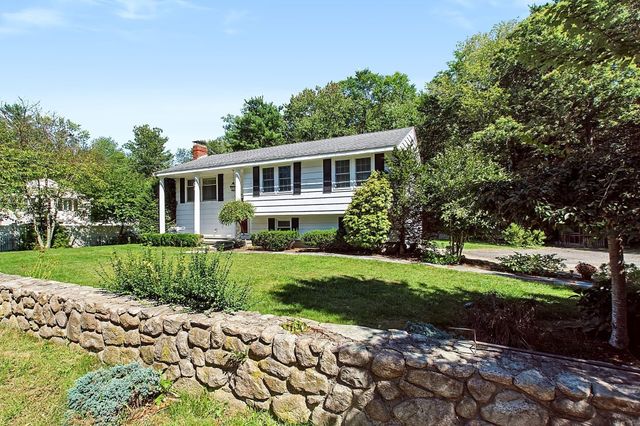84 Lincoln St, West Bridgewater, MA 02379