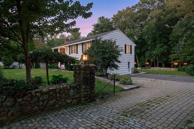 84 Lincoln St, West Bridgewater, MA 02379