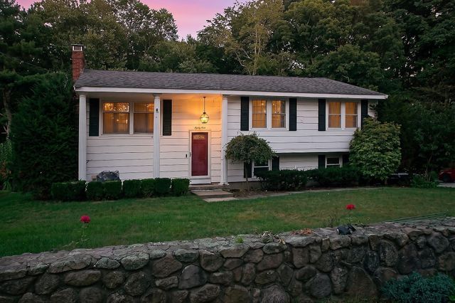 84 Lincoln St, West Bridgewater, MA 02379