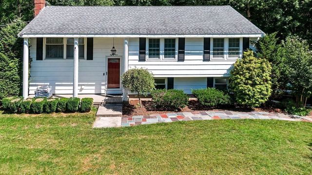 84 Lincoln St, West Bridgewater, MA 02379