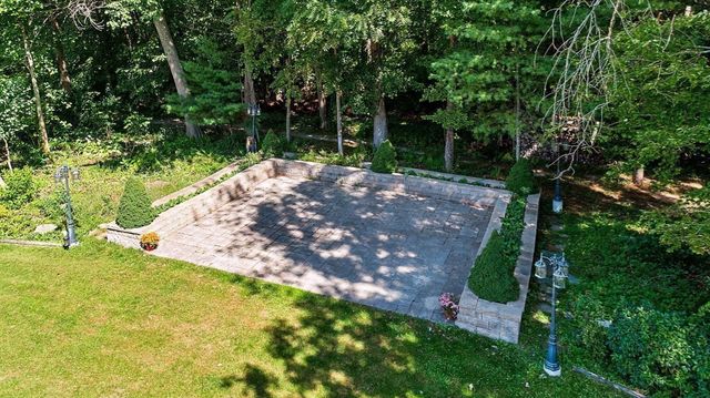84 Lincoln St, West Bridgewater, MA 02379
