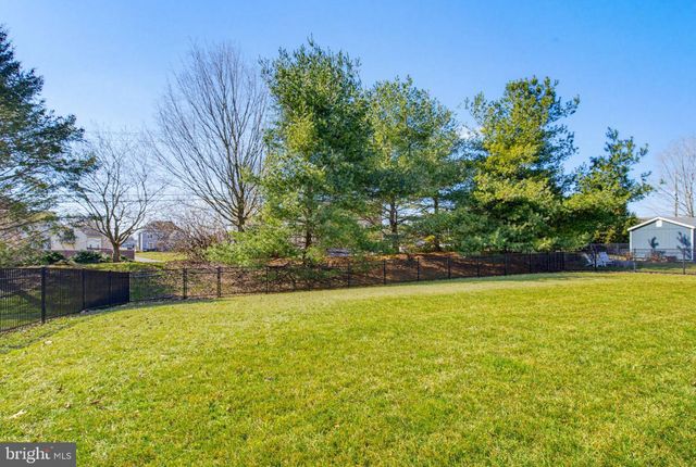 1021 SUFFOLK DR, Lititz, PA 17543