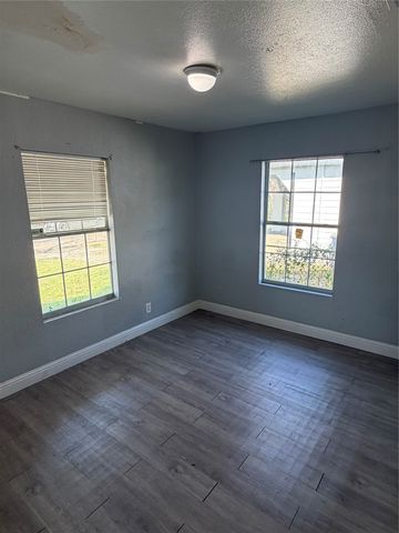 3412 Thannisch Avenue, Fort Worth, TX 76105