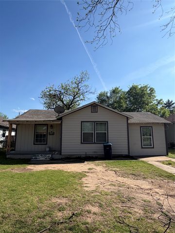 3412 Thannisch Avenue, Fort Worth, TX 76105