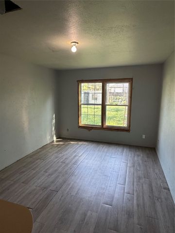 3412 Thannisch Avenue, Fort Worth, TX 76105