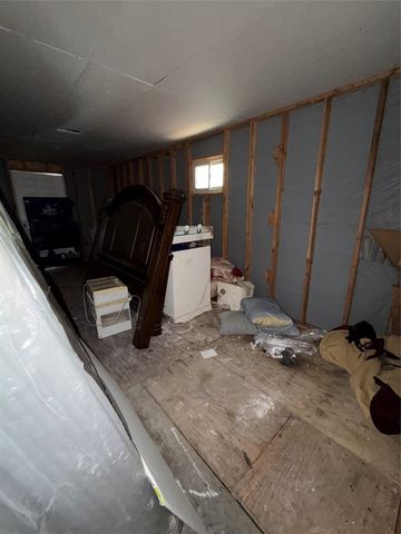 3412 Thannisch Avenue, Fort Worth, TX 76105