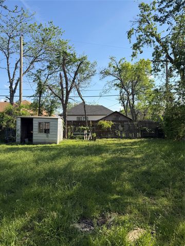 3412 Thannisch Avenue, Fort Worth, TX 76105