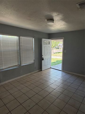 3412 Thannisch Avenue, Fort Worth, TX 76105