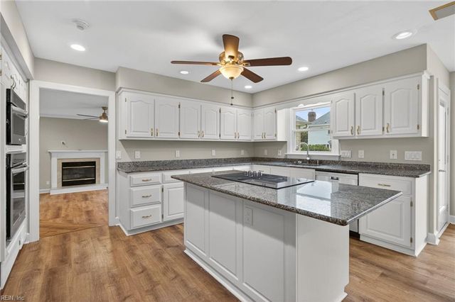 4612 Dorchester LN, Virginia Beach, VA 23464