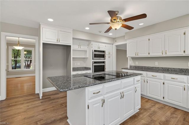 4612 Dorchester LN, Virginia Beach, VA 23464