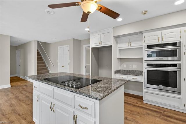 4612 Dorchester LN, Virginia Beach, VA 23464