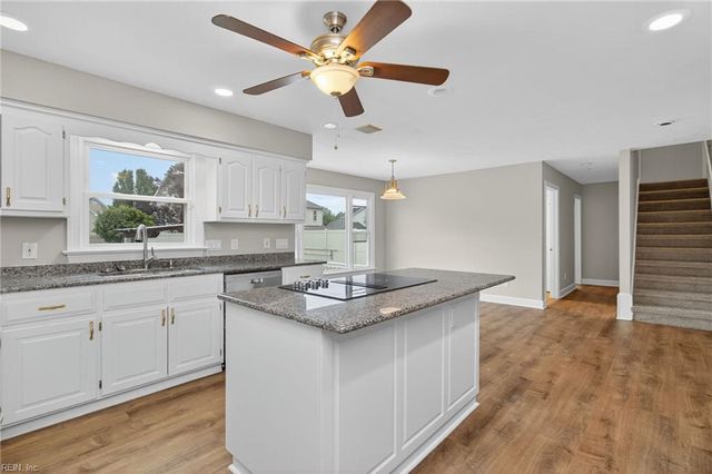 4612 Dorchester LN, Virginia Beach, VA 23464