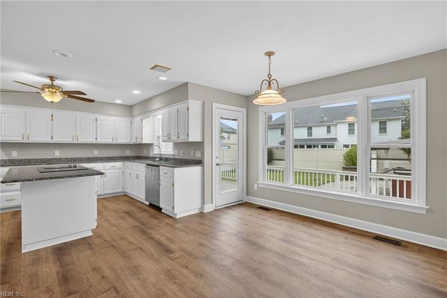 4612 Dorchester LN, Virginia Beach, VA 23464