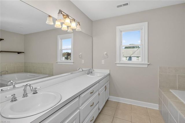 4612 Dorchester LN, Virginia Beach, VA 23464