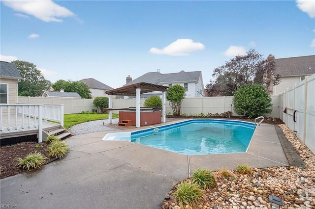 4612 Dorchester LN, Virginia Beach, VA 23464