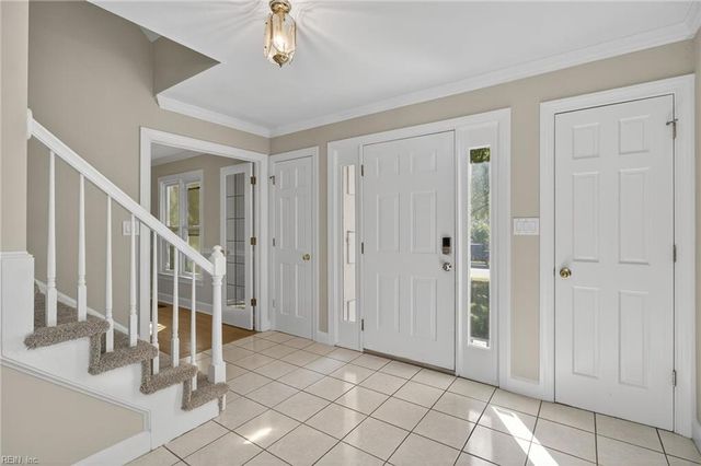4612 Dorchester LN, Virginia Beach, VA 23464