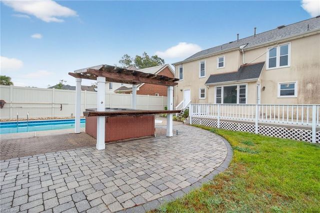 4612 Dorchester LN, Virginia Beach, VA 23464