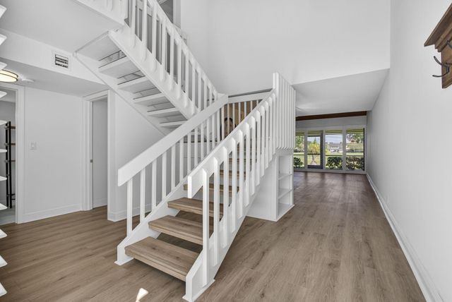 259 Old Meadow Way, Palm Beach Gardens, FL 33418