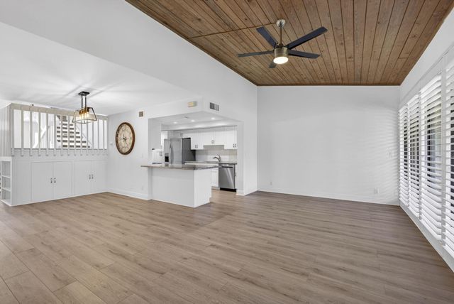 259 Old Meadow Way, Palm Beach Gardens, FL 33418