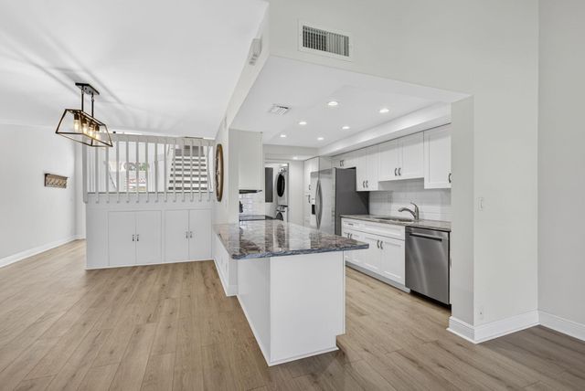 259 Old Meadow Way, Palm Beach Gardens, FL 33418