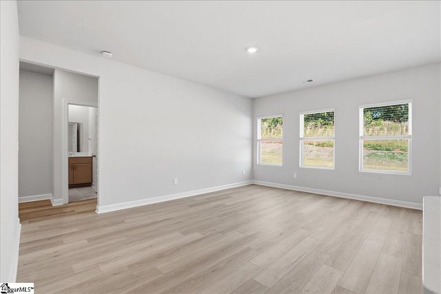 1556 Erindale Drive, Wellford, SC 29385