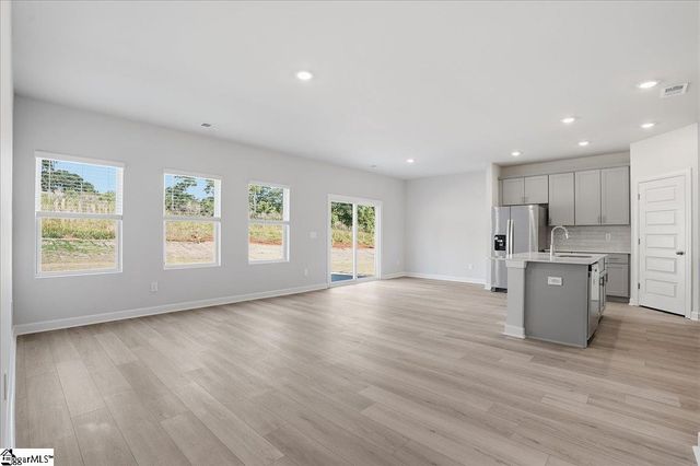 1556 Erindale Drive, Wellford, SC 29385